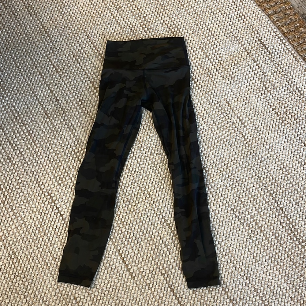 Lululemon Green Camo Align 25”. Size 4!